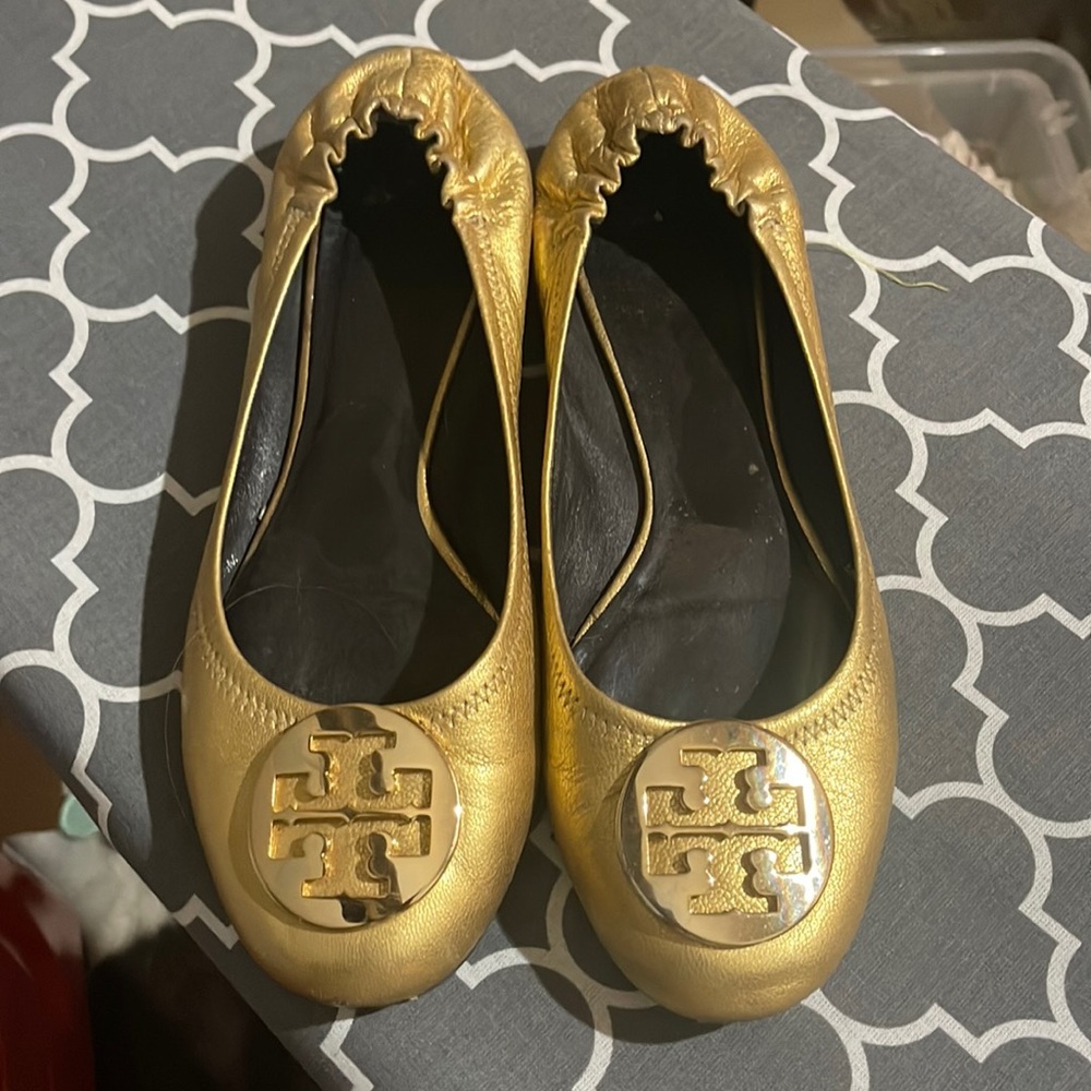 Tory Burch Gold Reva size 10.5